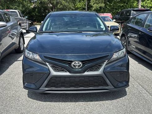 Used 2021 Toyota Camry SE w/ Convenience Package FWD image 2
