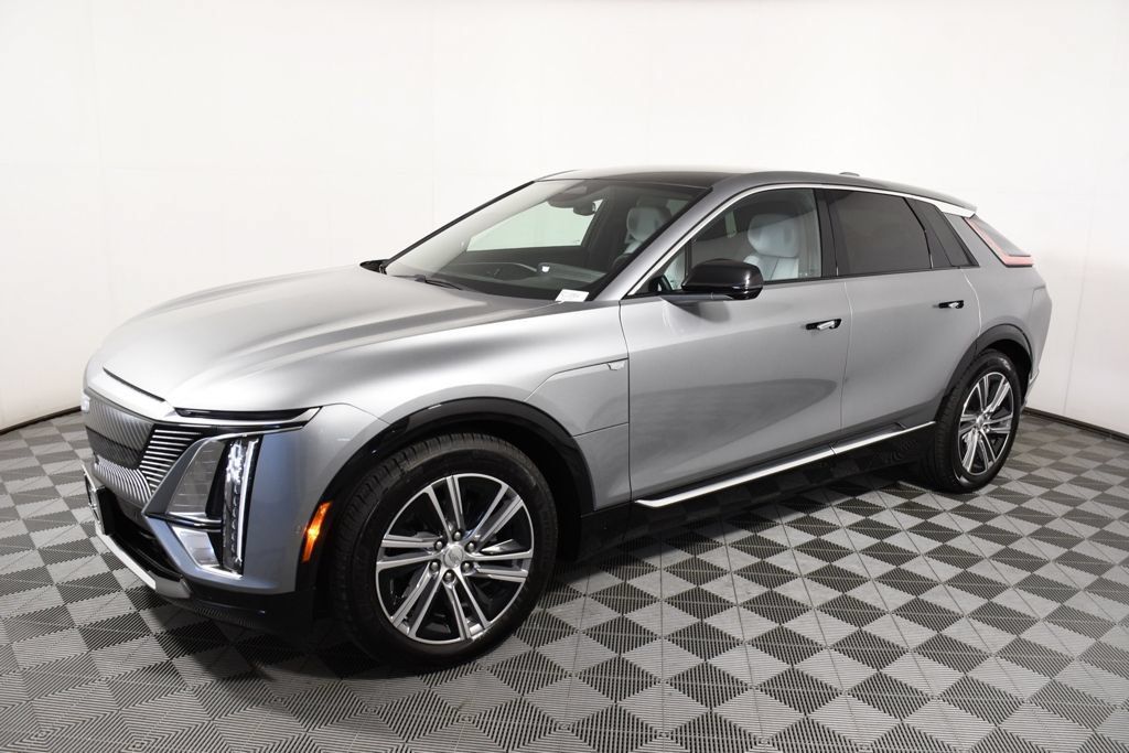 Used 2024 Cadillac Lyriq Luxury RWD image 2