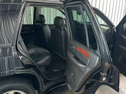 Used 2009 GMC Envoy Denali w/ Sun And 6-Disc Cd Package image 23