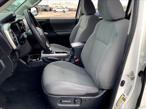 Used 2020 Toyota Tacoma SR5 image 8