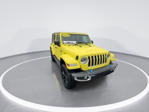 Used 2023 Jeep Wrangler Unlimited Sahara w/ Cold Weather Group AWD/4WD image 3