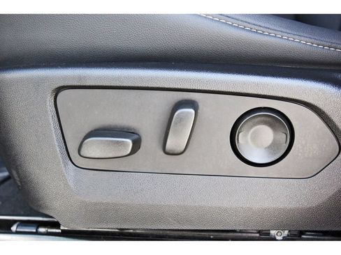 Used 2024 Chevrolet Colorado LT w/ LT Convenience Package III RWD image 28