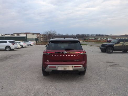 Used 2023 Nissan Pathfinder Platinum image 7