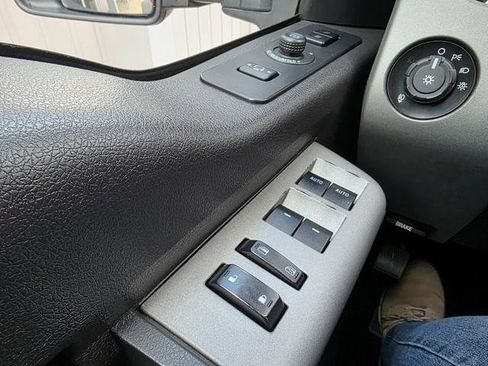 Used 2016 Ford F350 Lariat image 10