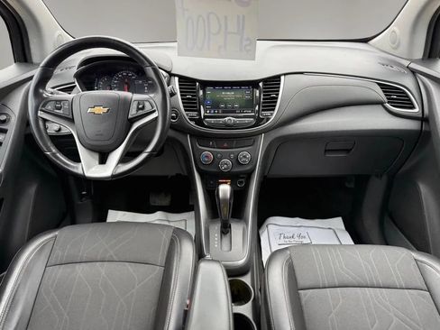 Used 2022 Chevrolet Trax LT w/ Driver Confidence Package AWD/4WD image 12