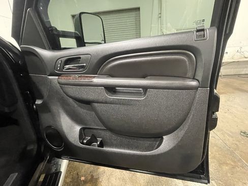 Used 2013 GMC Sierra 3500 Denali image 18