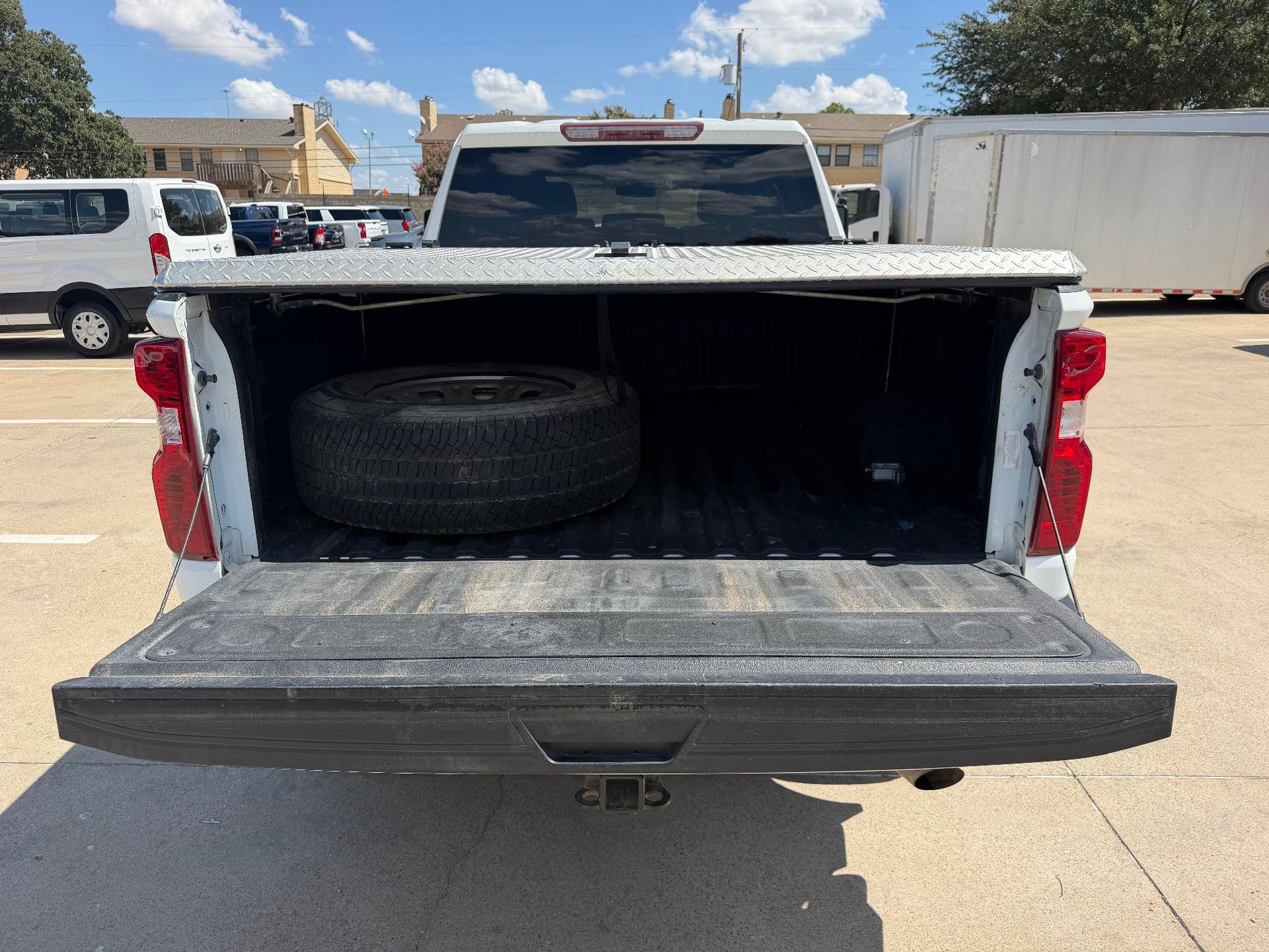 Used 2022 Chevrolet Silverado 2500 Custom w/ Custom Convenience Package AWD/4WD image 9
