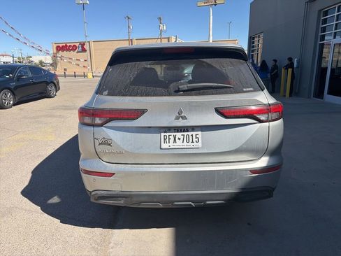 Used 2022 Mitsubishi Outlander ES image 4