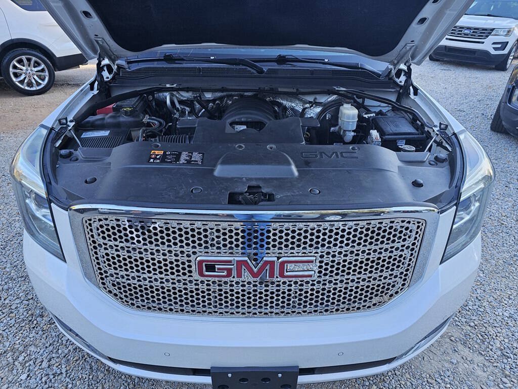 Used 2016 GMC Yukon SLT w/ Open Road Package AWD/4WD image 32