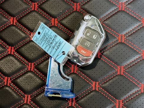 Used 2022 Jeep Gladiator Sport image 35