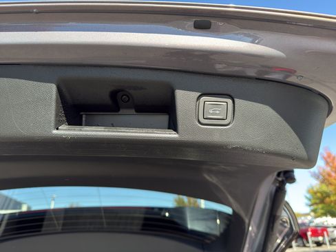 Used 2024 Chevrolet Blazer EV LT image 30