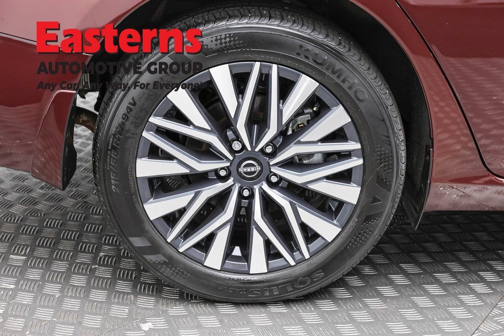 Used 2024 Nissan Altima 2.5 SV w/ SV Premium Package AWD/4WD image 30