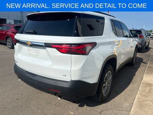 Used 2023 Chevrolet Traverse LT FWD image 9