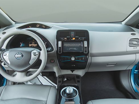 Used 2011 Nissan Leaf SL FWD image 10