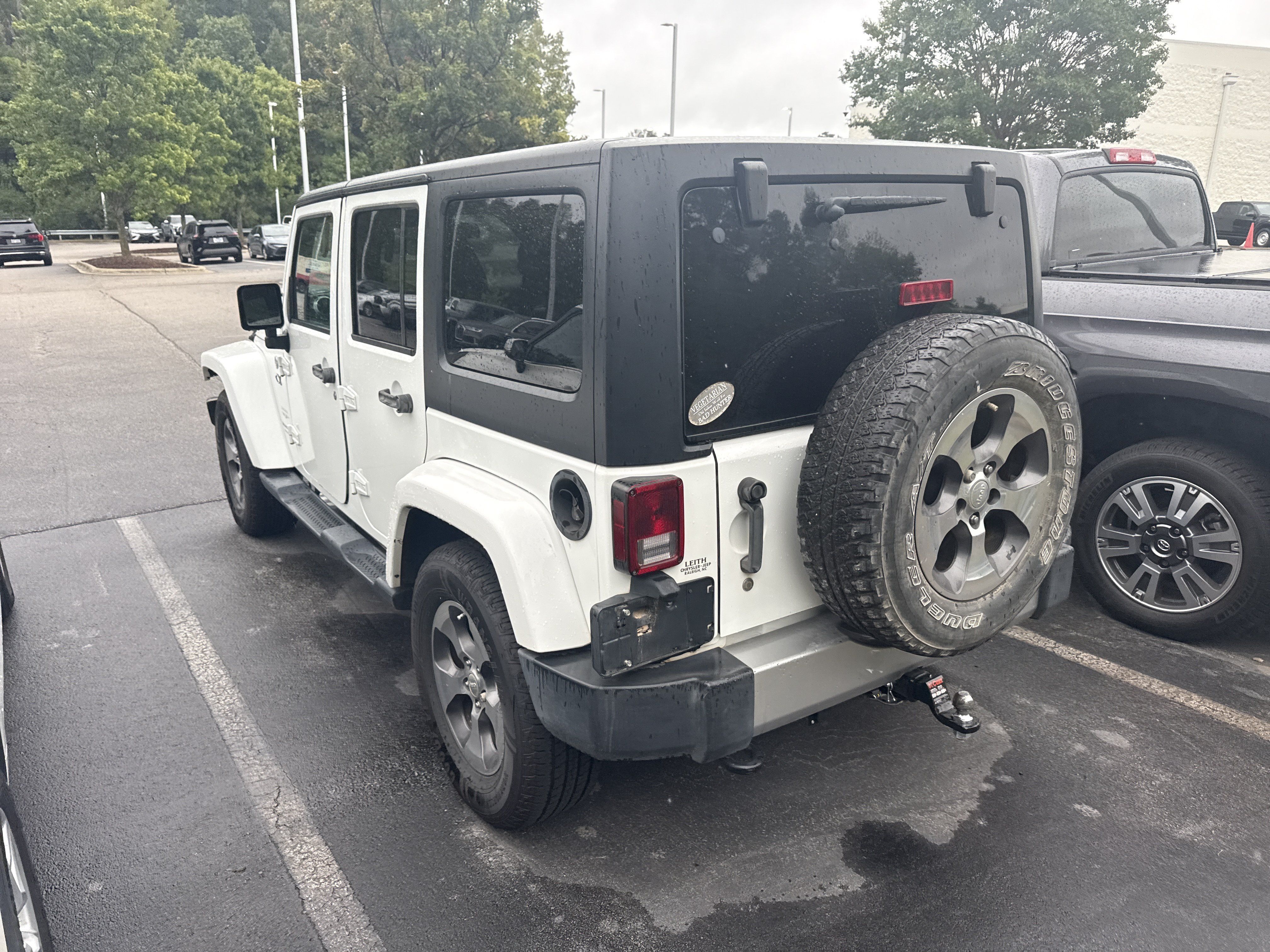 Used 2018 Jeep Wrangler Unlimited Sahara w/ Max Tow Package AWD/4WD image 10