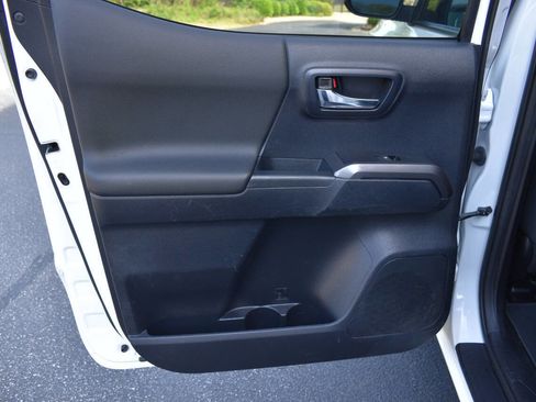 Used 2021 Toyota Tacoma TRD Sport image 14