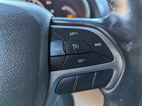 Used 2021 Jeep Grand Cherokee Limited AWD/4WD image 18
