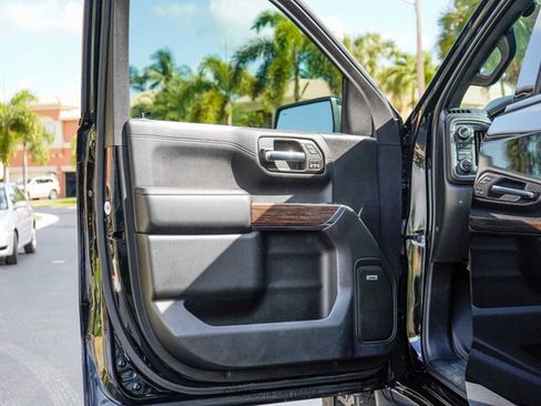 Used 2019 Chevrolet Silverado 1500 High Country w/ Technology Package AWD/4WD image 56