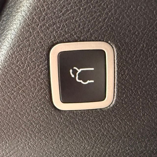 Used 2025 Chrysler Pacifica Select AWD/4WD image 25