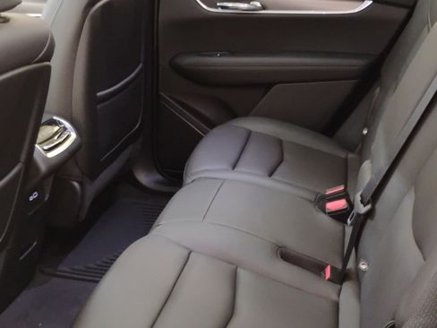 New 2025 Cadillac XT6 Luxury image 33