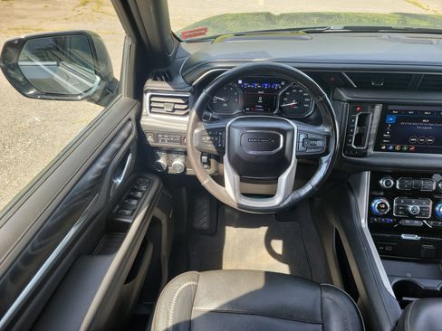 Used 2021 GMC Yukon XL Denali w/ Denali Premium Package AWD/4WD image 20