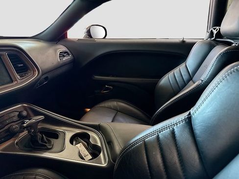Used 2015 Dodge Challenger SRT Hellcat RWD image 25