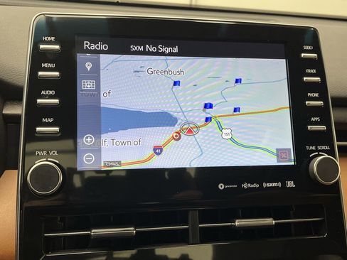 Used 2020 Toyota Avalon Limited image 5