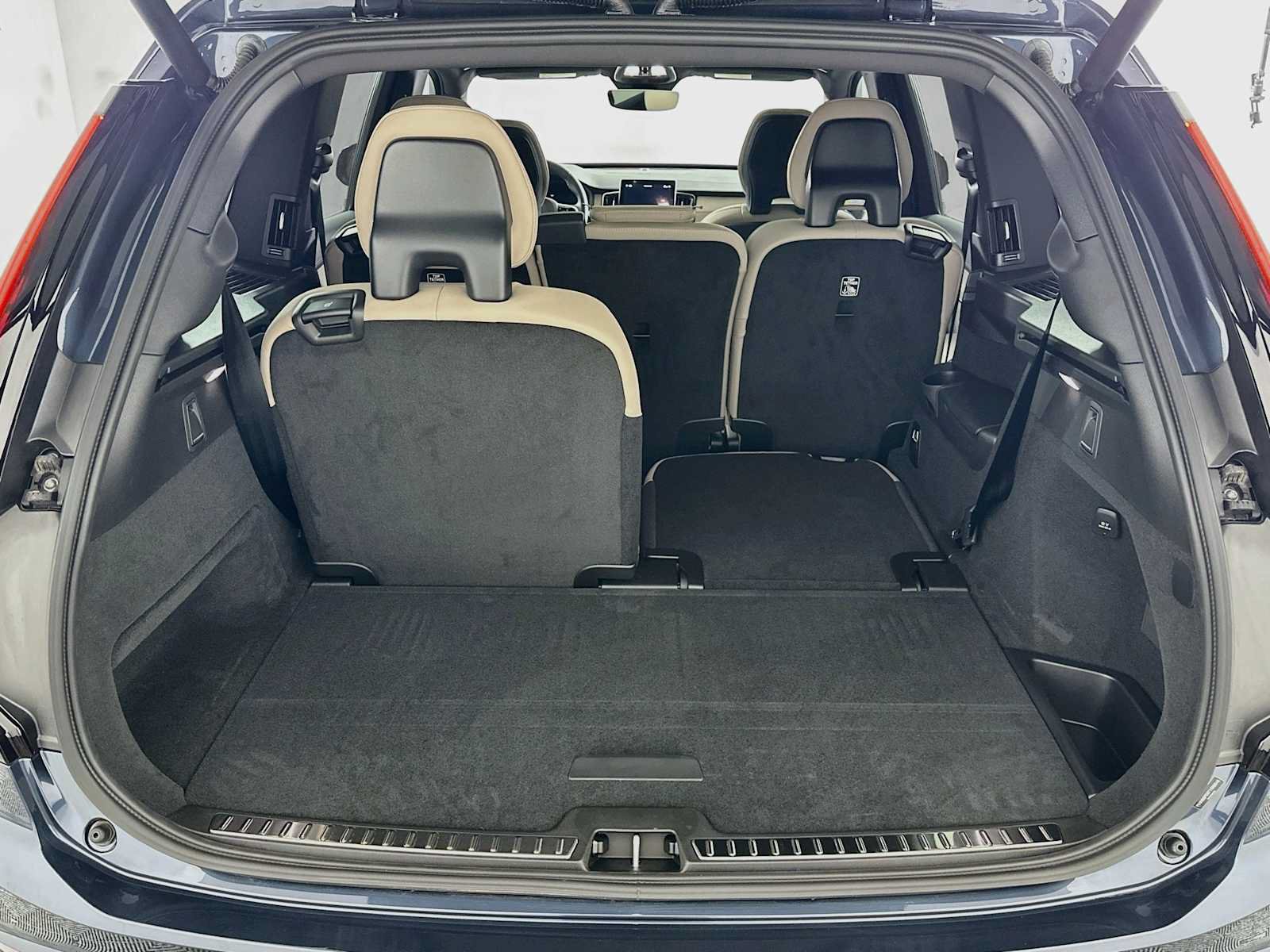New 2026 Volvo XC90 T8 Plus w/ Protection Package AWD/4WD image 24