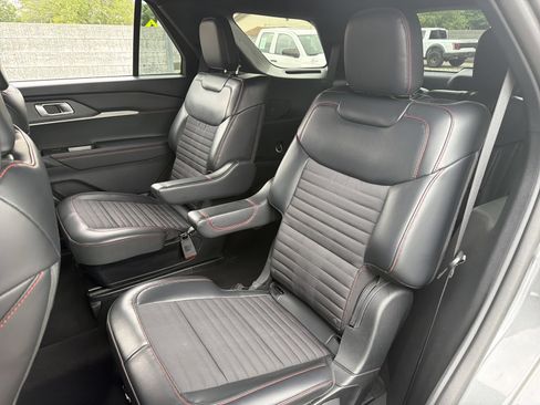 Certified 2025 Ford Explorer ST-Line AWD/4WD image 24