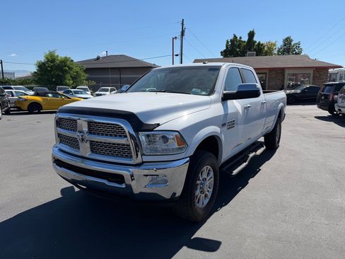Used 2015 RAM 2500 Laramie w/ Convenience Group AWD/4WD image 2