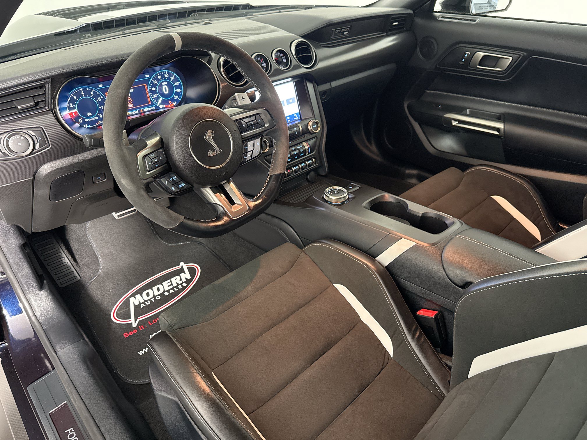 Used 2021 Ford Mustang Shelby GT500 w/ Technology Package RWD image 19