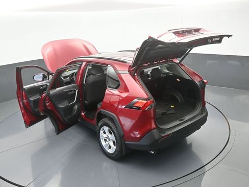 Used 2020 Toyota RAV4 XLE w/ Convenience Package image 62