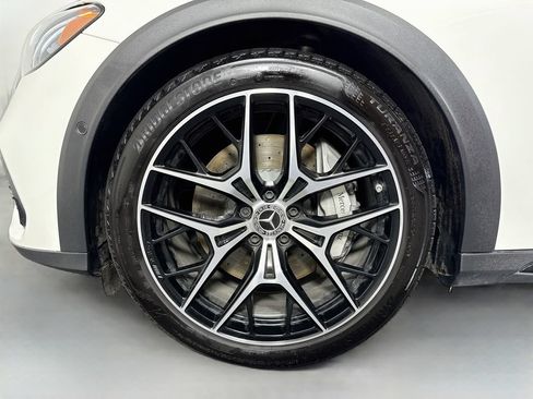 Used 2025 Mercedes-Benz E 450 4MATIC All-Terrain Wagon w/ MBUS Superscreen Package image 41