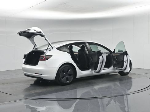 Used 2022 Tesla Model 3 Long Range AWD/4WD image 4