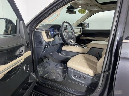 Used 2024 Ford Expedition Max Limited image 19