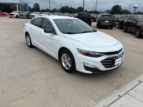 Used 2023 Chevrolet Malibu LS image 8