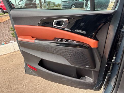 Certified 2022 Kia Carnival SX Prestige FWD image 11