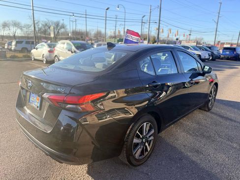 Used 2021 Nissan Versa SV image 4