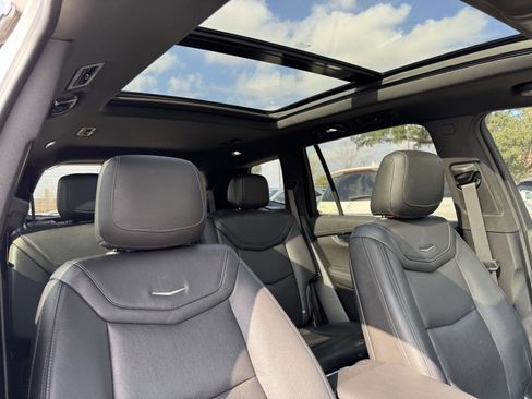 Used 2020 Cadillac XT6 Premium Luxury image 31