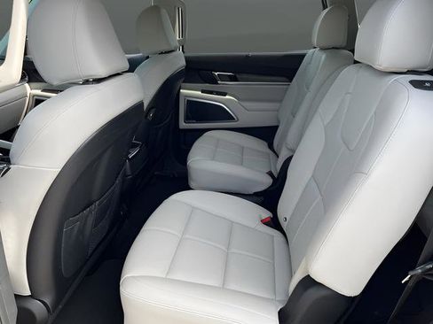 Used 2022 Kia Telluride EX w/ EX Premium Package FWD image 14