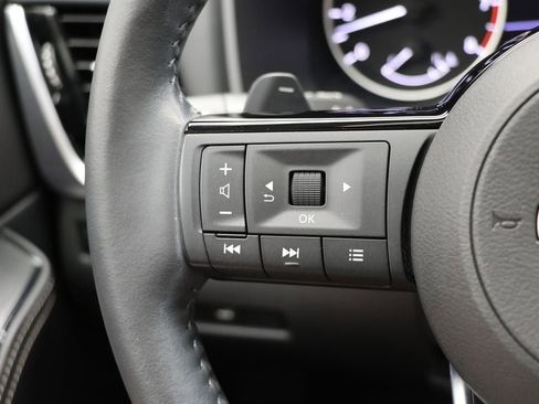 Used 2023 Nissan Rogue SL w/ SL Premium Package image 21