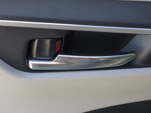 Used 2022 Toyota RAV4 XLE image 35