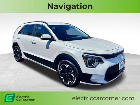Used 2023 Kia Niro Wind w/ Wind Preserve Package FWD image 1