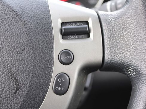 Used 2011 Nissan Rogue SV image 30