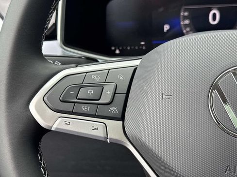 New 2026 Volkswagen Taos SE FWD image 18