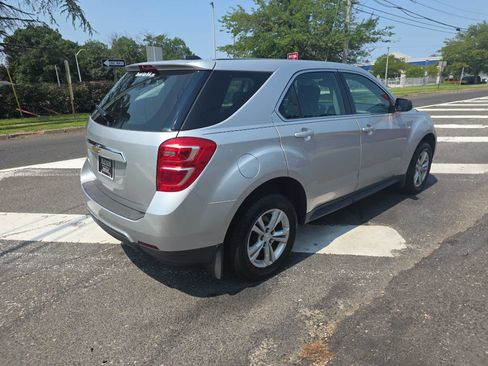 Used 2017 Chevrolet Equinox LS FWD image 5