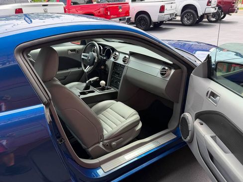 Used 2006 Ford Mustang GT Premium RWD image 20
