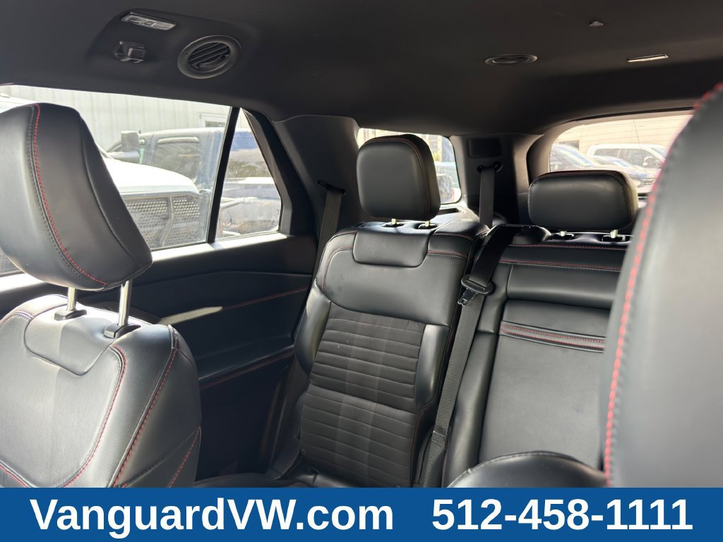 Used 2025 Ford Explorer ST-Line w/ ST-Line Street Pack AWD/4WD image 12