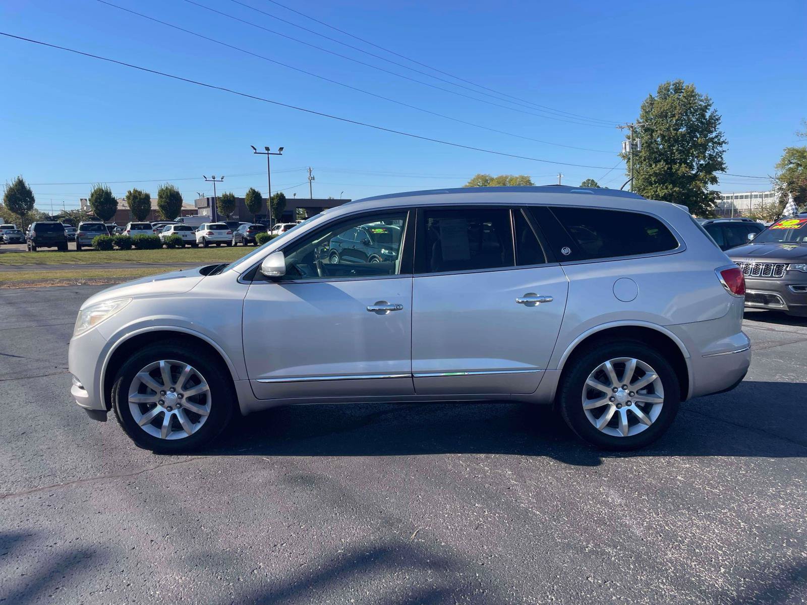 Used 2016 Buick Enclave Premium w/ Experience Buick Package FWD image 4