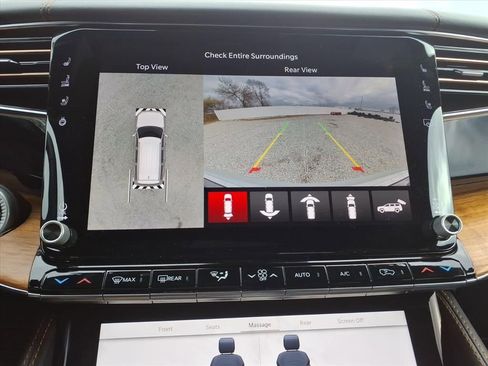 Used 2025 Jeep Grand Wagoneer Series III w/ HD Trailer Tow Package image 31